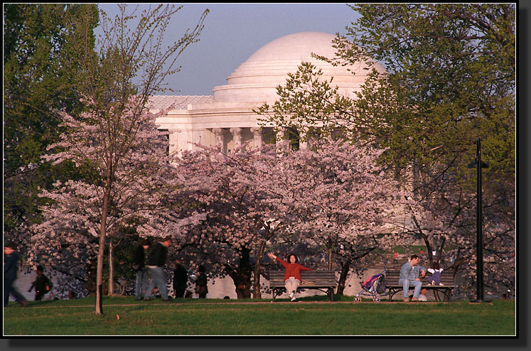 20030405-18-Jefferson_Memorial