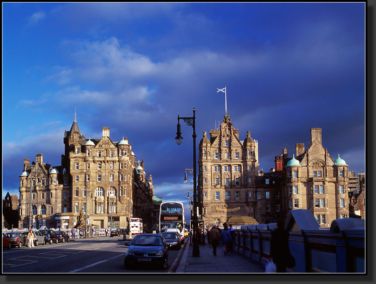 20060713-06-North-Bridge,-Edinburgh