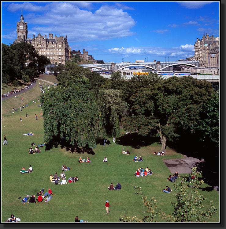 20060713-07-Princes-St-Gardens,-Edinburgh