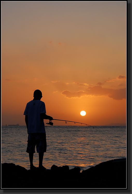 20070419-0303-Waikiki-Fisherman