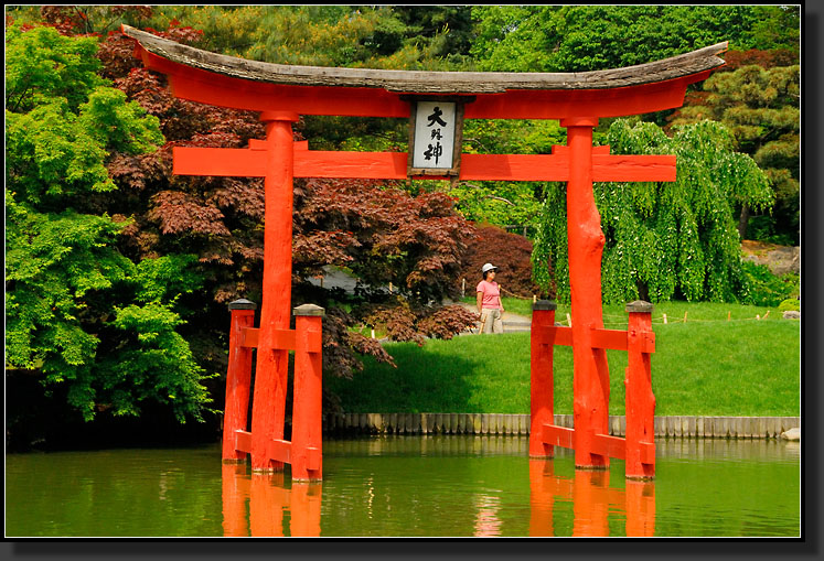 20070527-1113-'Torii'-Gate,-Japanese-Garden