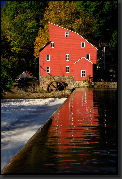 20071028-3295-Red_Mill_and_Waterfall